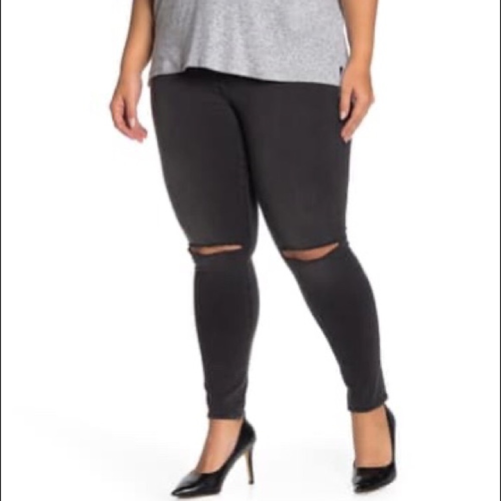 GOOD AMERICAN Good Legs‎ Ripped Skinny Jeans